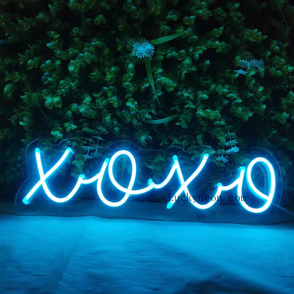 Xoxo - LED Neon Sign