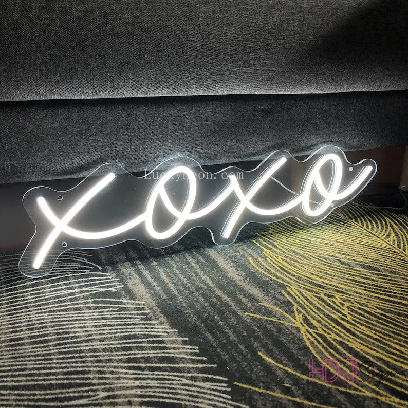 Xoxo - LED Neon Sign